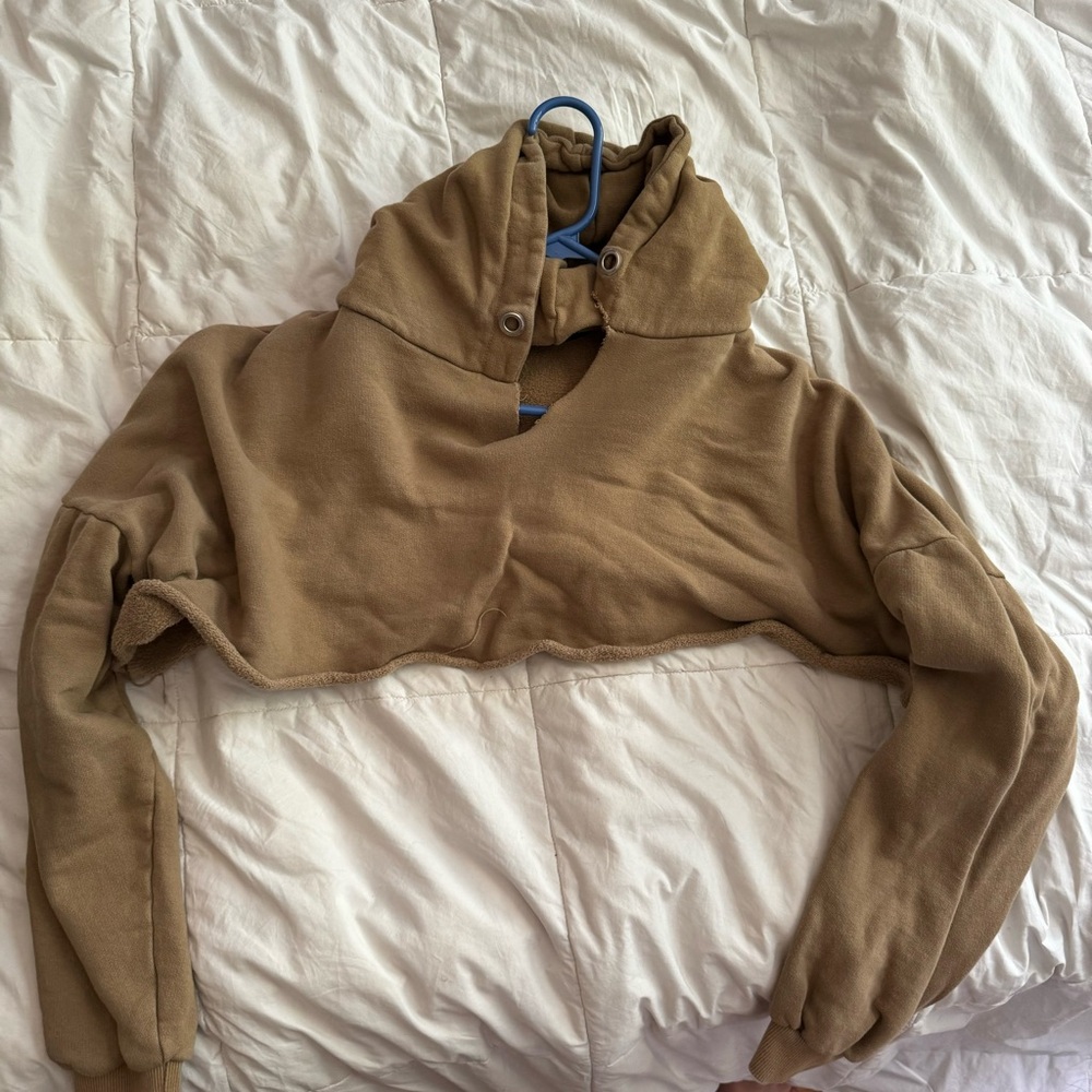PLT NUDE CROP SWEATSHIRT